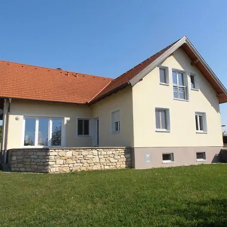 Ferienwohnung Am Kirchberg Jois Exterior photo