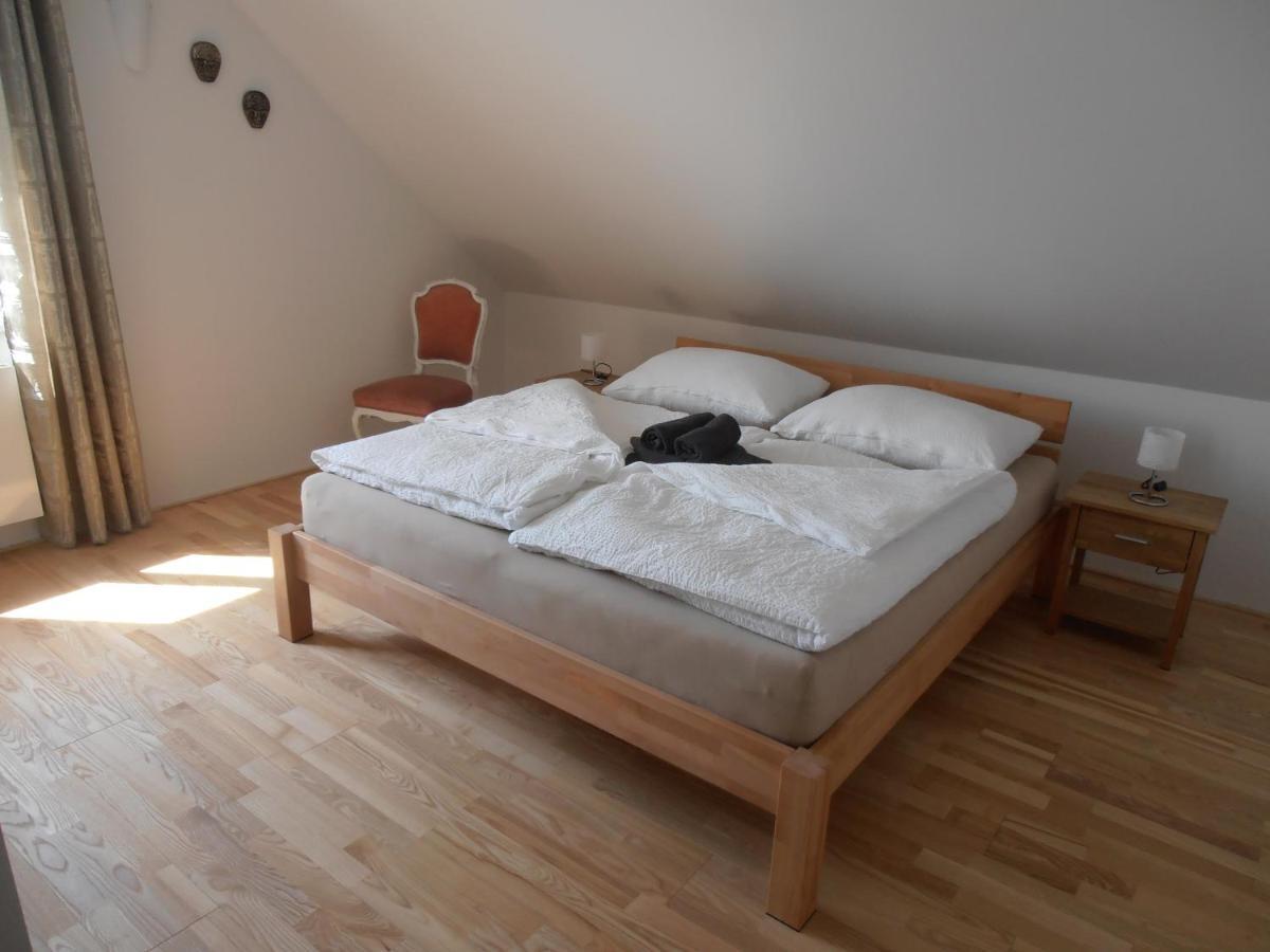Am Kirchberg Apartment *